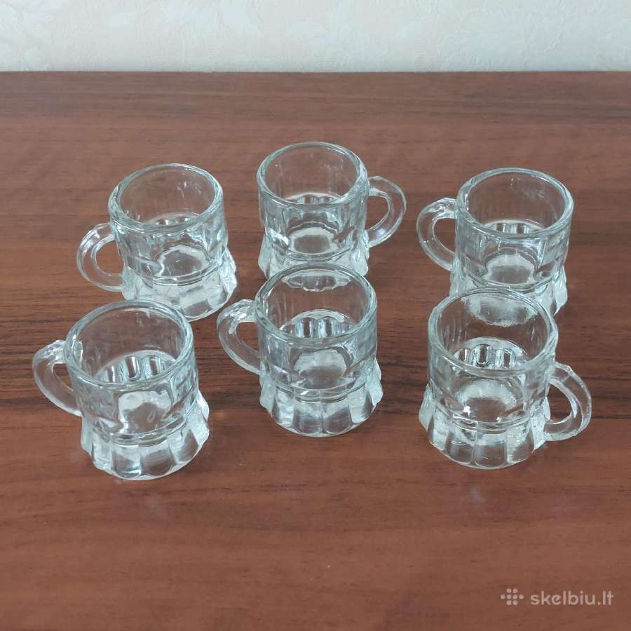 Suvenyrinės kolekcinės stiklinės " Puodukas ".
