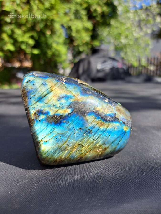 Labradorito akmuo, mineralas 352g, 8x7x4.2cm
