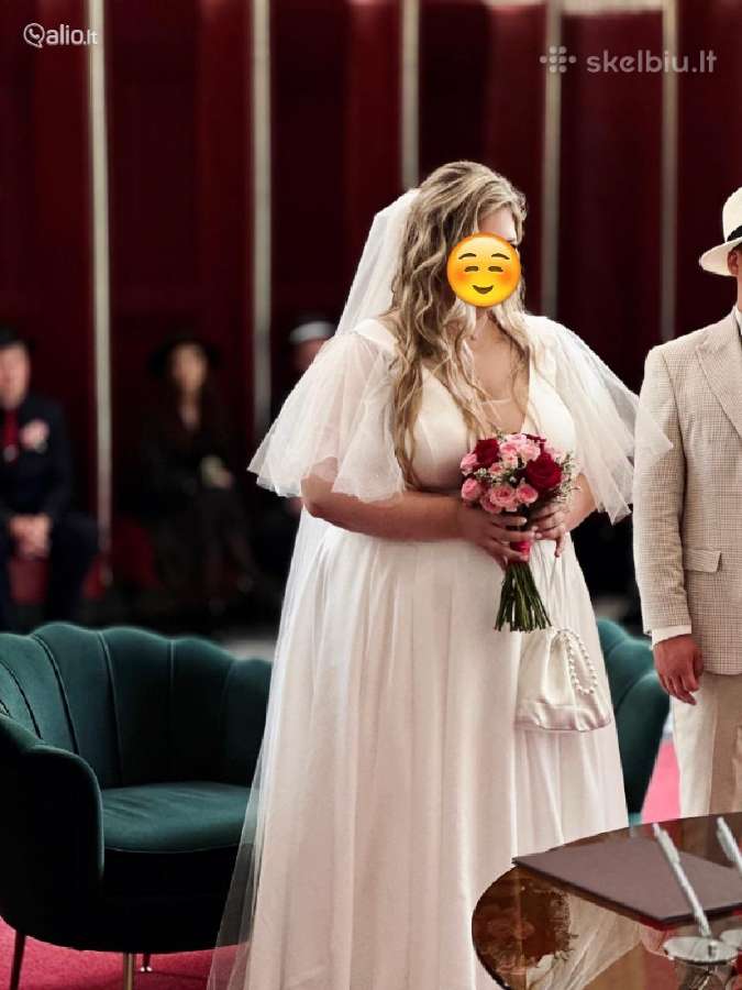 Didesnio dydžio vestuvinė suknelė