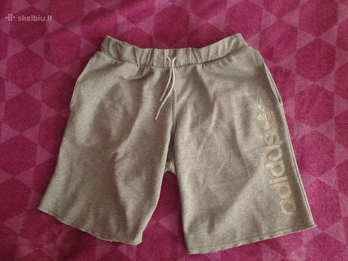 Vyriški Adidas originals šortai.