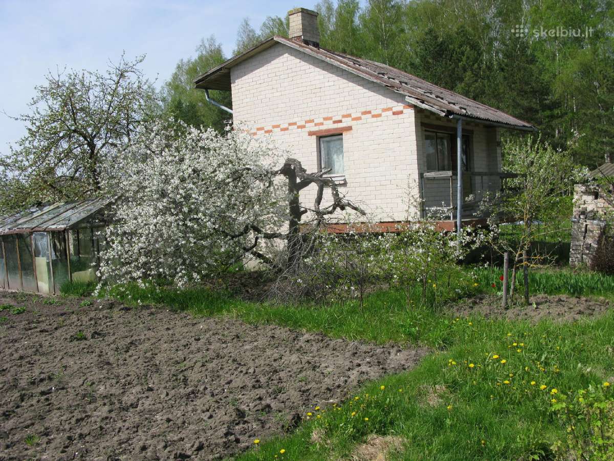 Parduodamas sodo sklypas su namu