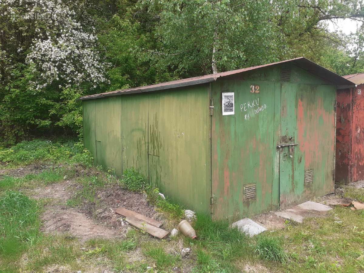 Metalinis garažas, galima naudot kaip sandėlikuką