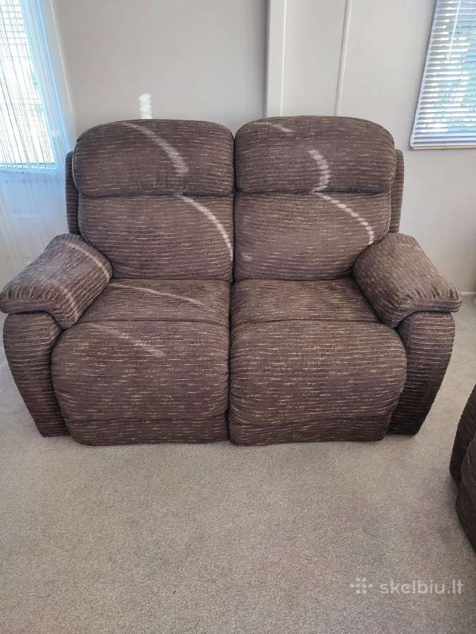 Dvivietė sofa su ,relax“ funkcija