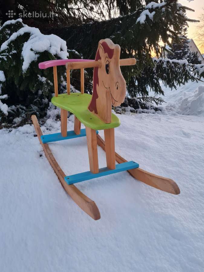 Arkliukas-sūpyklė. Medinis žaislas.
