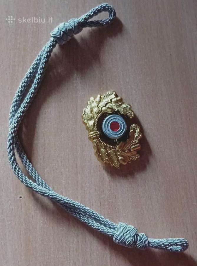Kepurės vokiškos kokarda ir dirželis