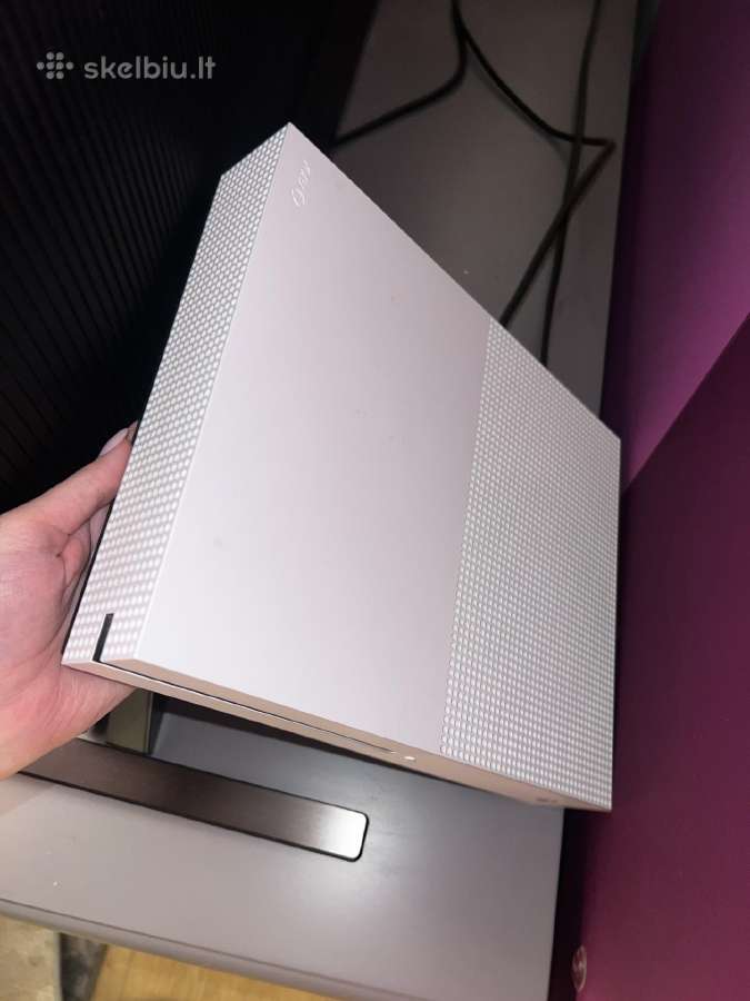 Xbox one s + keturi zaidimai - nuotraukos Nr. 3