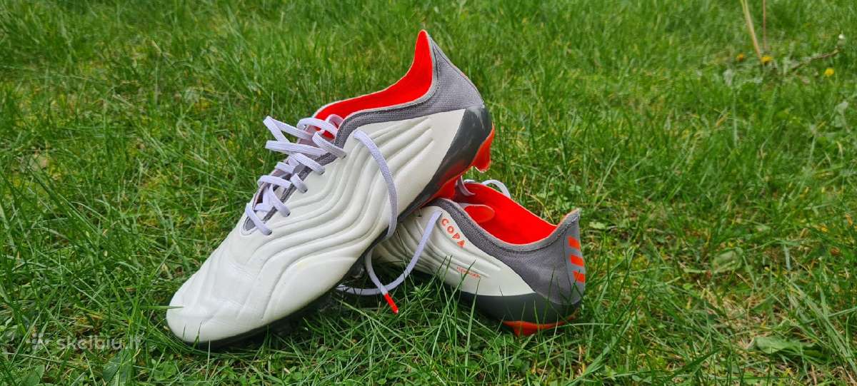 Premium futbolo batai adidas/nike, dirbtinai danga