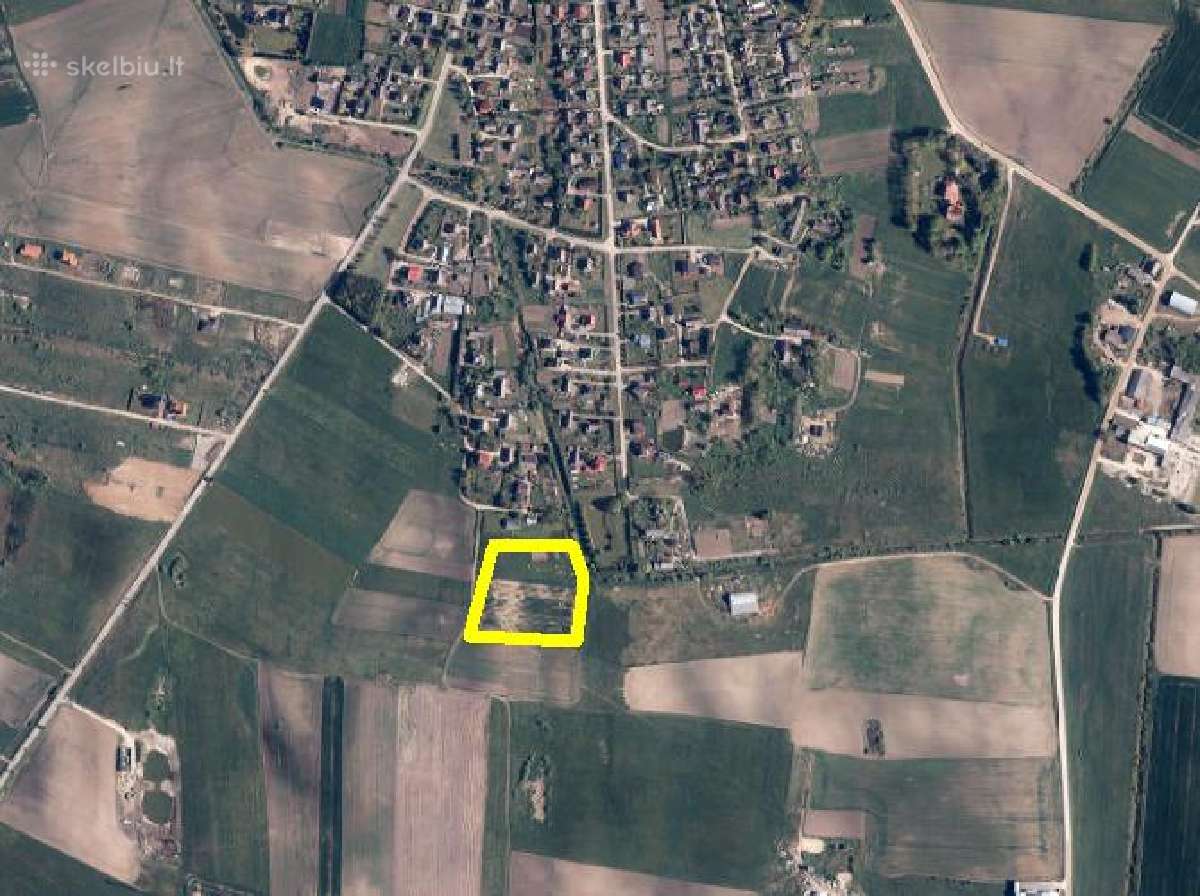 1.67 ha. žemės ūkio paskirties sklypas.
