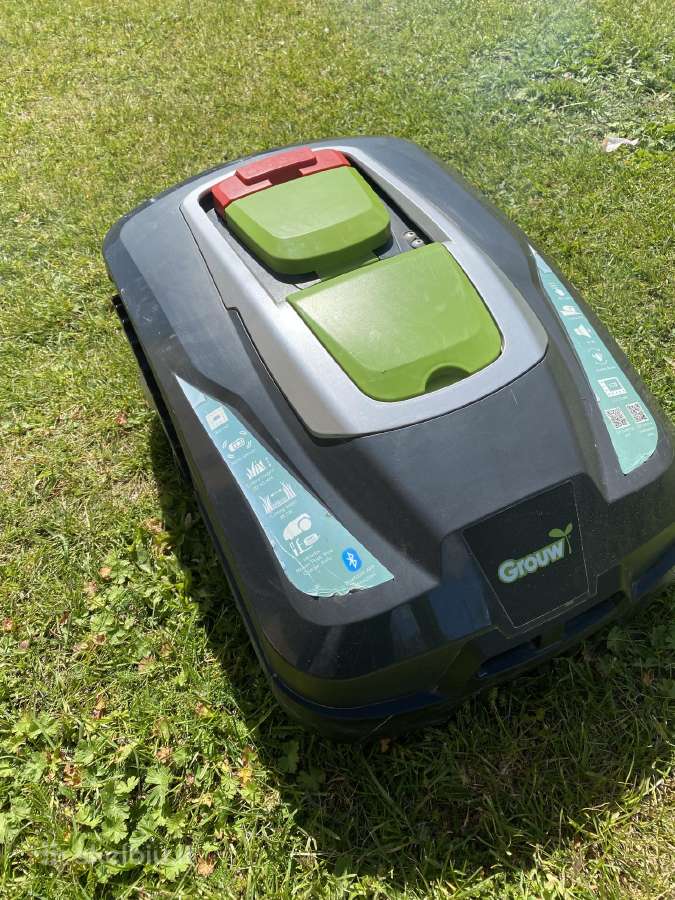 Vejos robotas Gruow M900