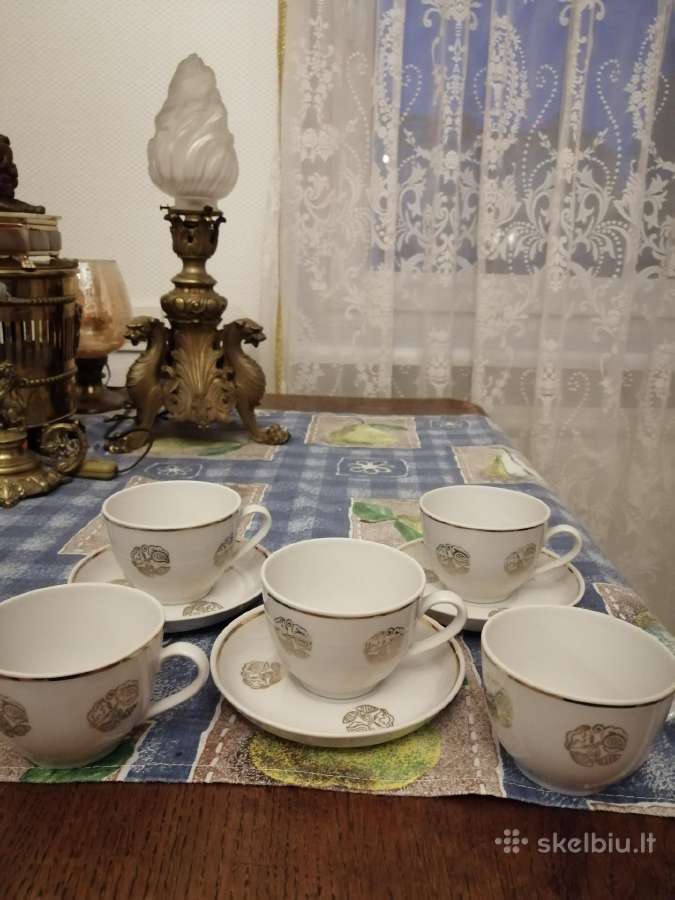 Antikvariniai arbatiniai puodeliai su lėkštutėmis
