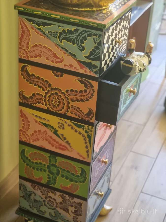 Parduodu dizainerio Toms Drag spintelę ir skulptu - nuotraukos Nr. 4