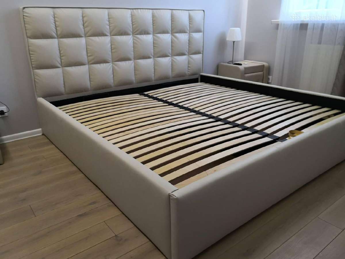 200x200 su čiužiniu ir dviem naktinėmis spintelėm - nuotraukos Nr. 4