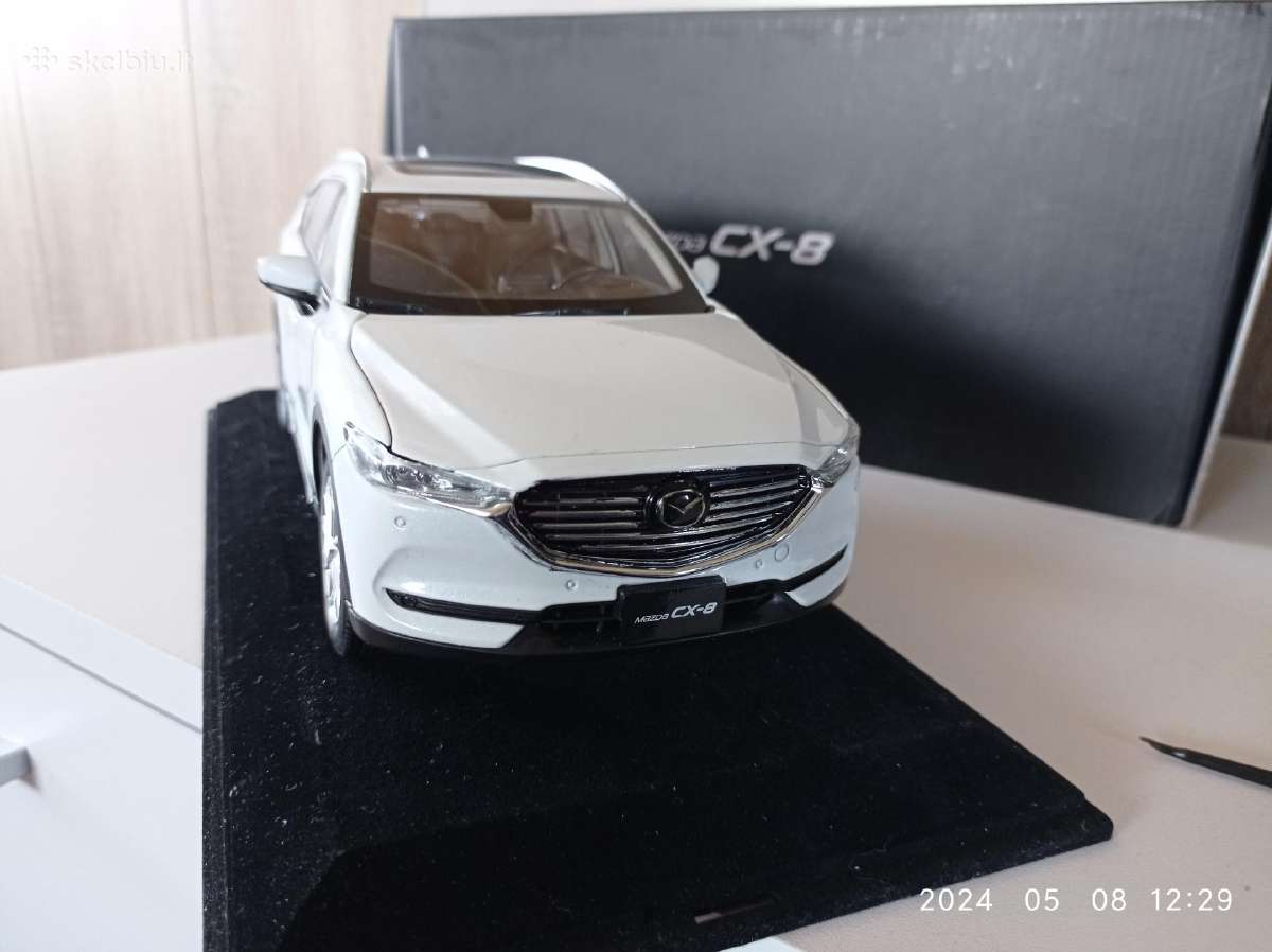 Mazda CX 8 1:18 - nuotraukos Nr. 3