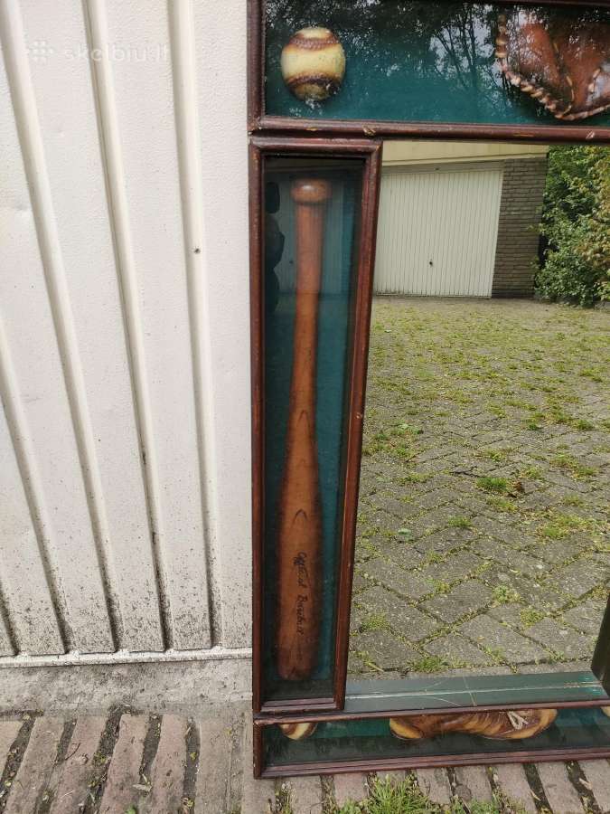 Veidrodis su beisbolo tematika. - nuotraukos Nr. 2