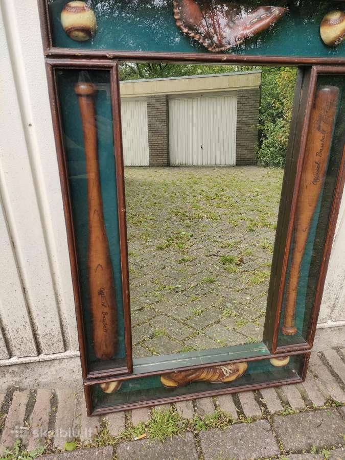 Veidrodis su beisbolo tematika. - nuotraukos Nr. 3