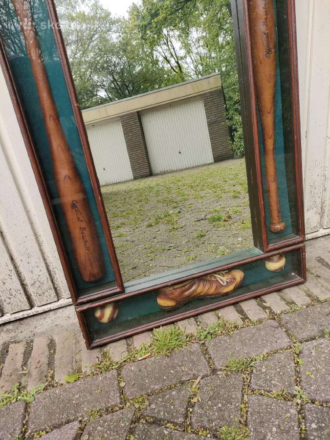 Veidrodis su beisbolo tematika. - nuotraukos Nr. 4