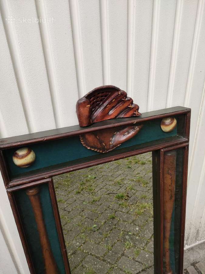 Veidrodis su beisbolo tematika. - nuotraukos Nr. 5