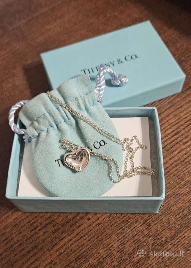 Tiffany & Co. Elsa Peretti Carved Heart pakabutis