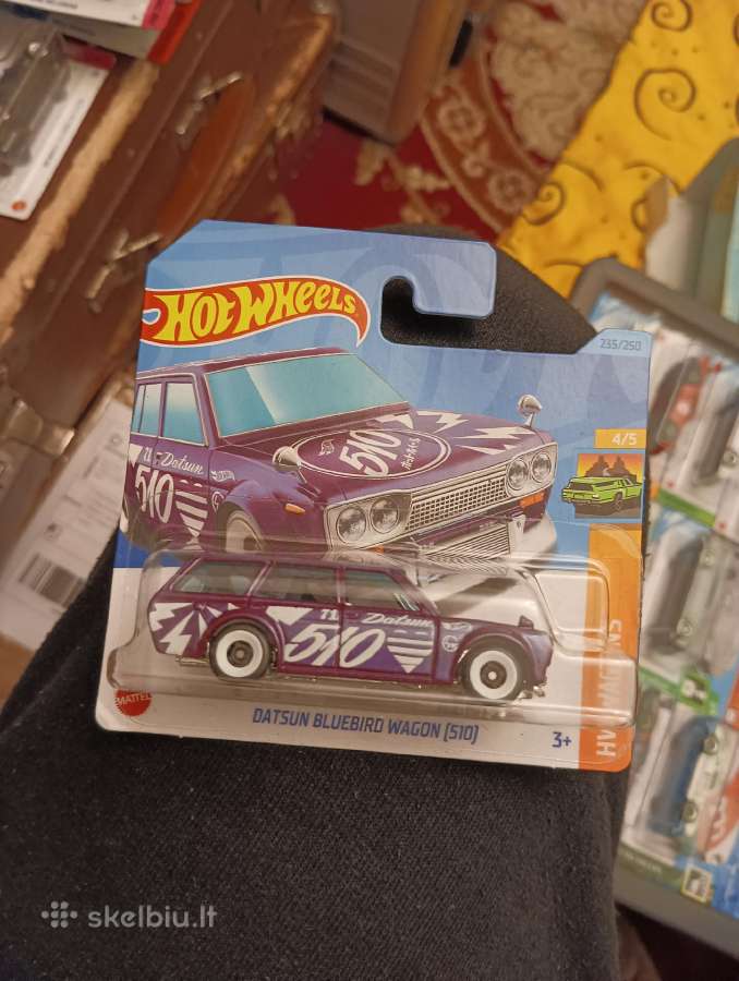 Hot Wheels Datsun modeliukas