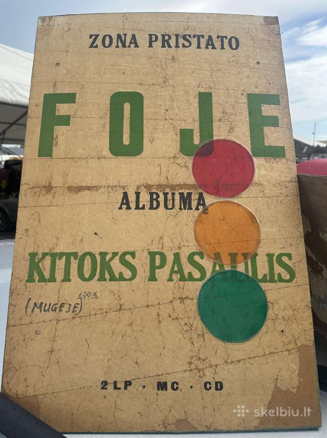 Foje albumo Kitoks pasaulis pristatymo reklama