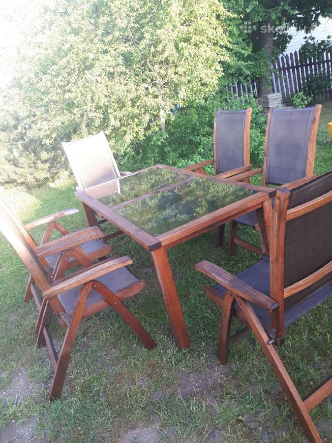 Parduodu lauko stalas su 6 kedem