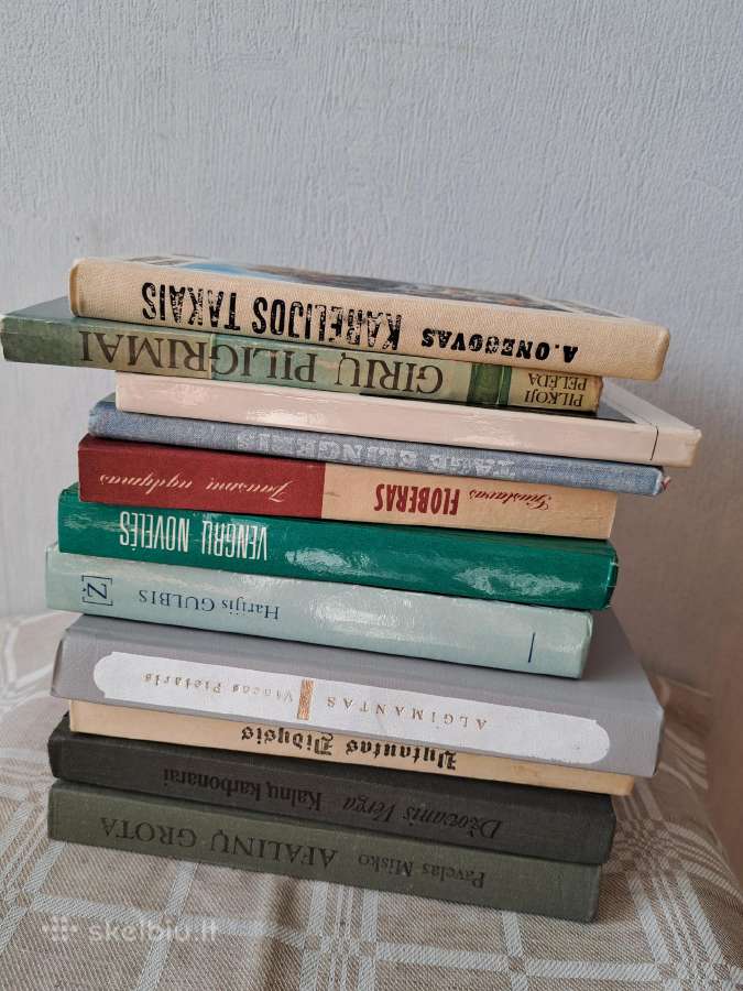 11 knygų
