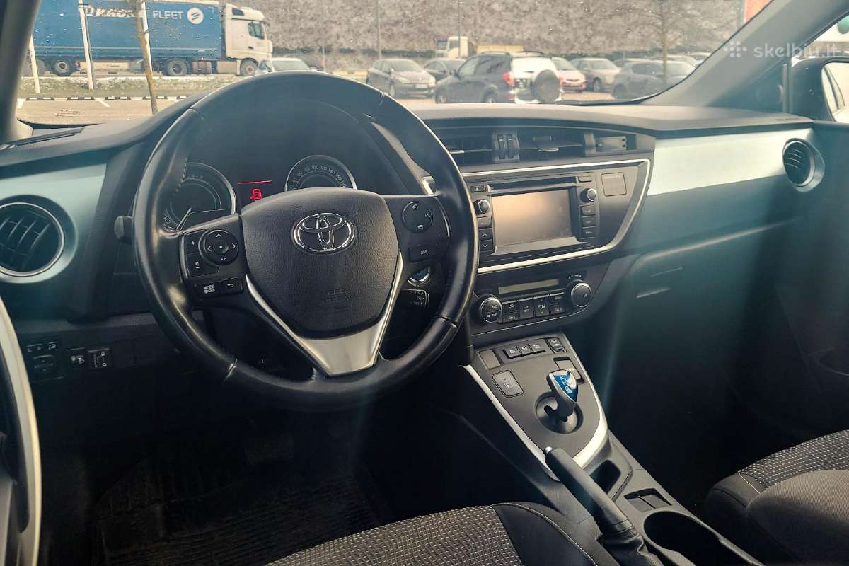 Toyota Prius III, Auris ir Corolla Nuoma Vilnius - nuotraukos Nr. 3