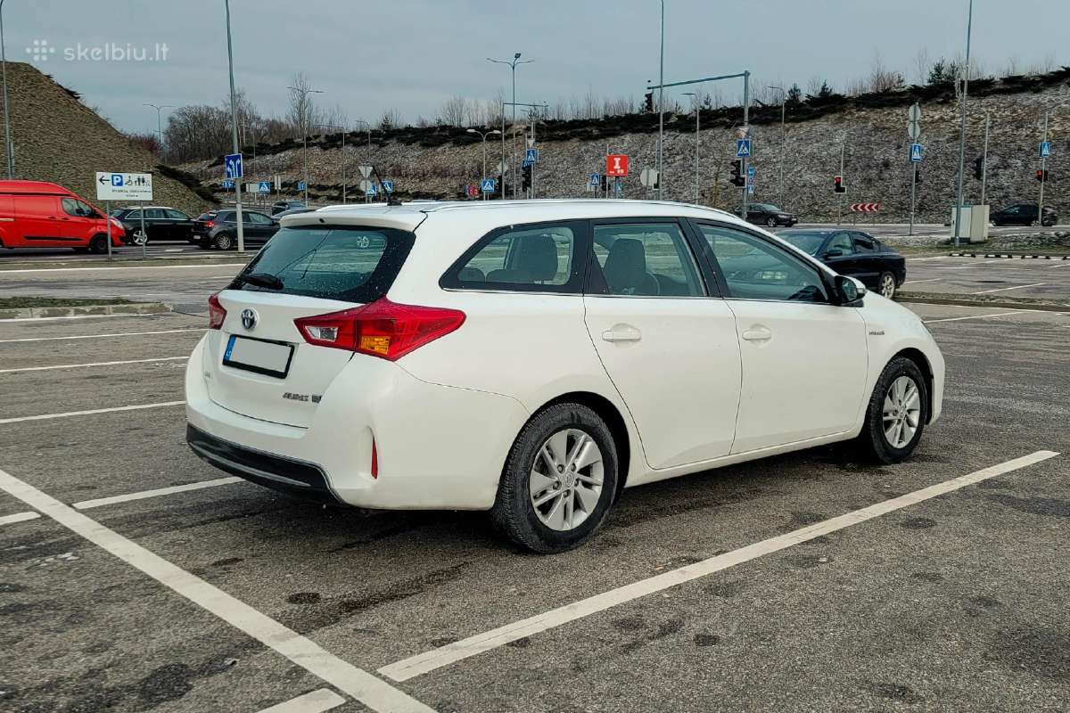Toyota Prius III, Auris ir Corolla Nuoma Vilnius - nuotraukos Nr. 2