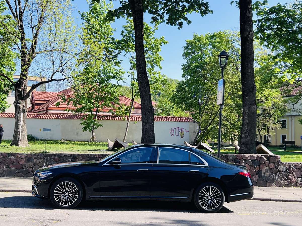 Prabangių automobilių nuoma su vairuotoju - nuotraukos Nr. 22