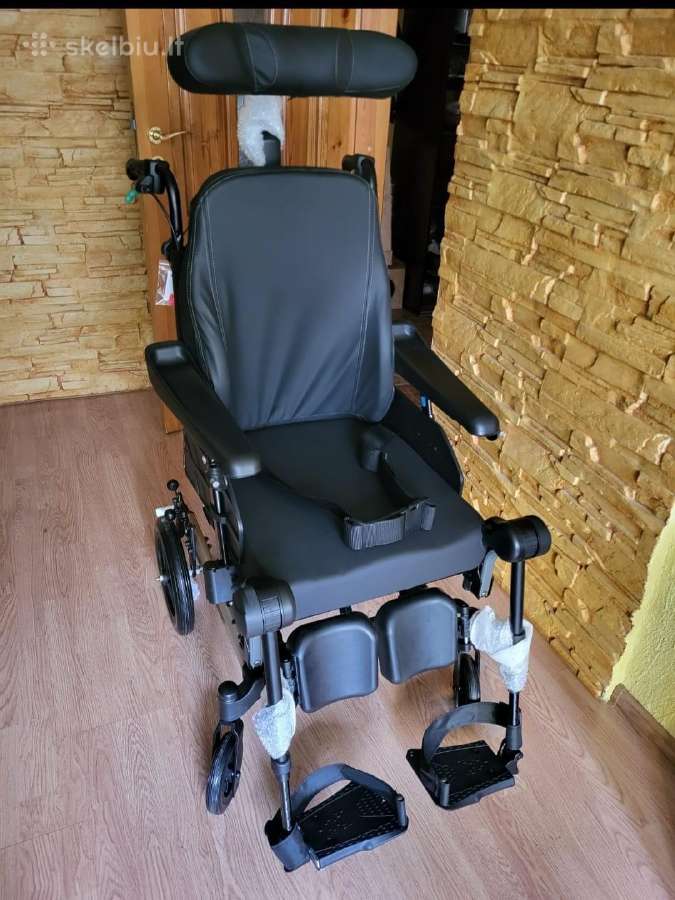 Multifunkcinis neįgaliojo vežimėlis