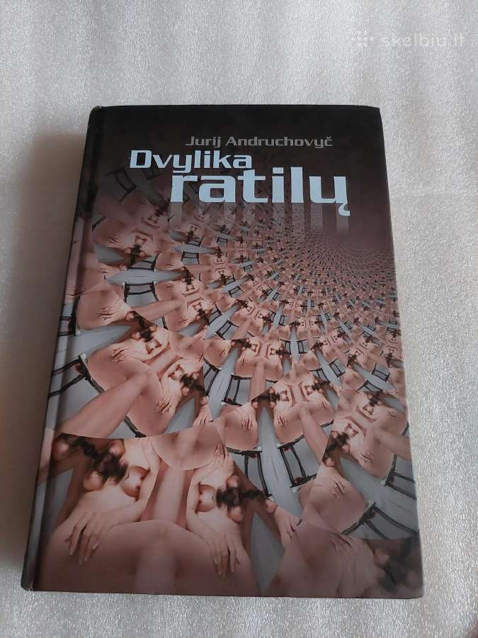 Dvylika ratilų