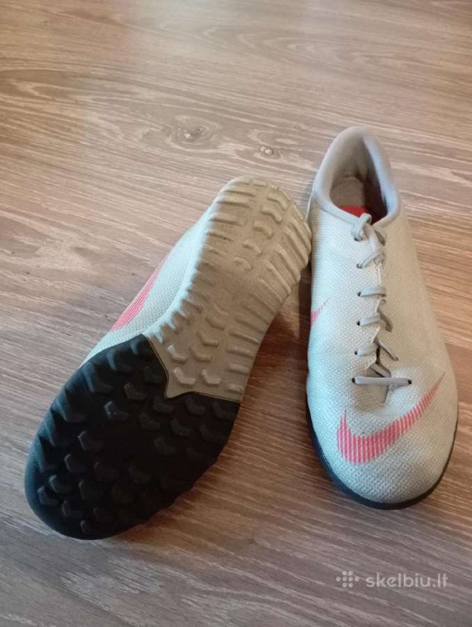 Futbolo batai - nuotraukos Nr. 3