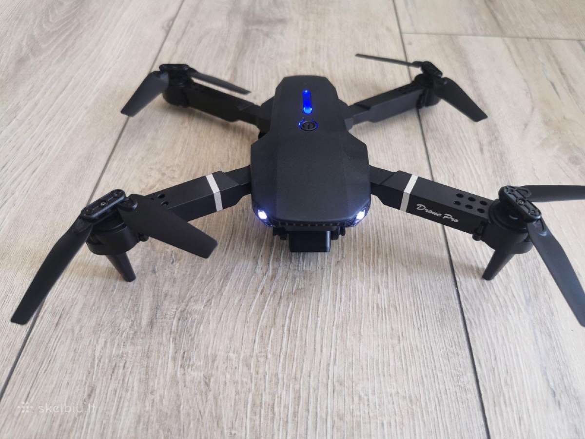 Naujas dronas su vaizdo kamera