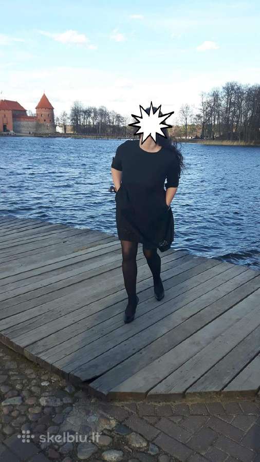 Parduodu vienetinę išskirtinę juodą suknelę