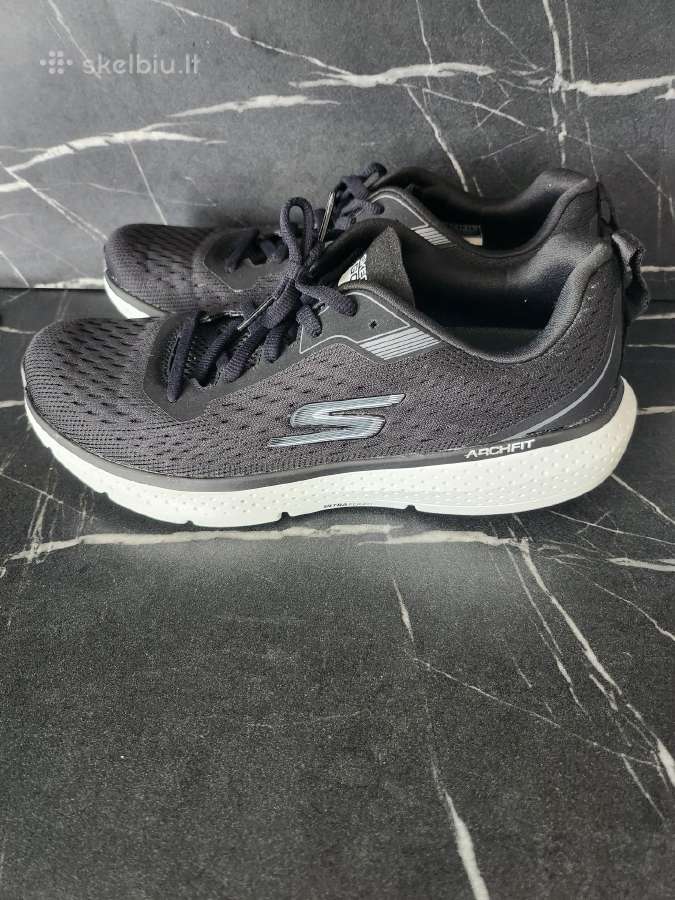 Parduodu sportinius batus Skechers
