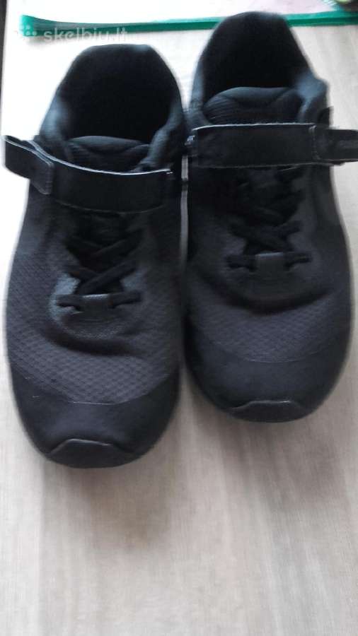Deveti juodi Nike kedai 39dydis 24.5cm