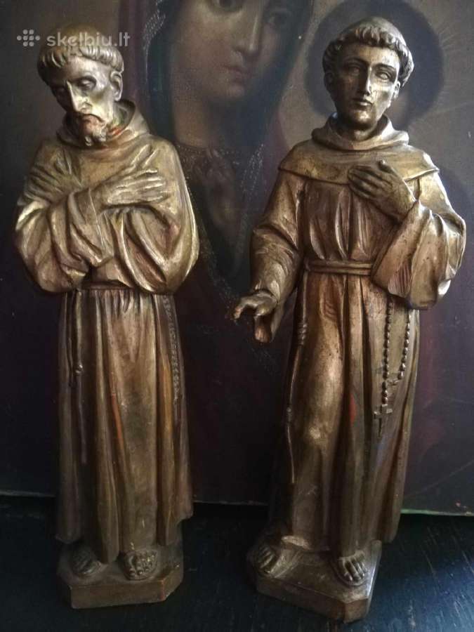 Senos medines statuleles.