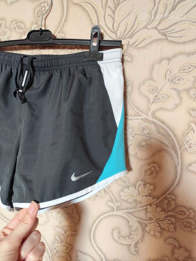 Nike šortai - nuotraukos Nr. 2