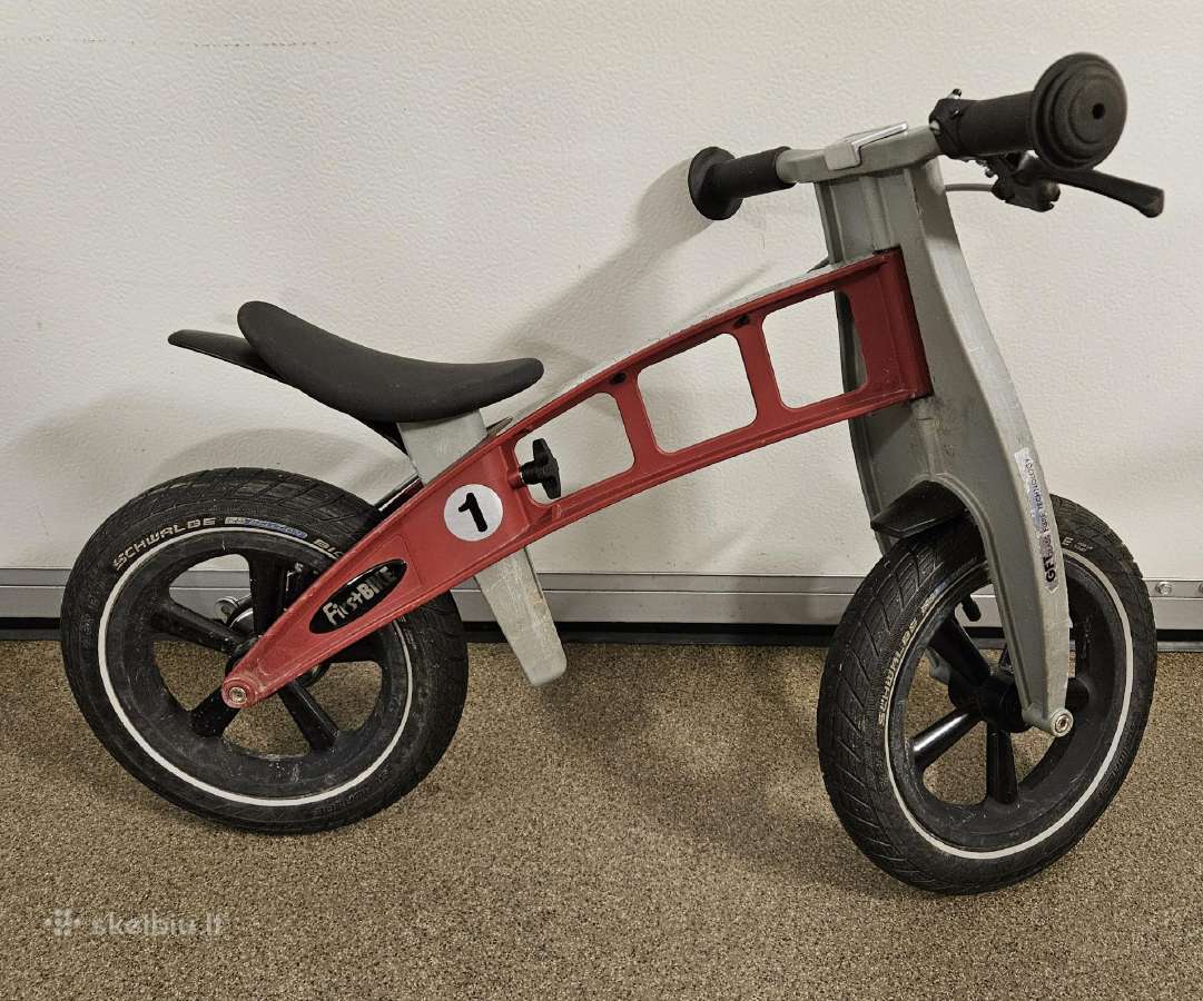 Parduodamas Firstbike balansinis dviratukas