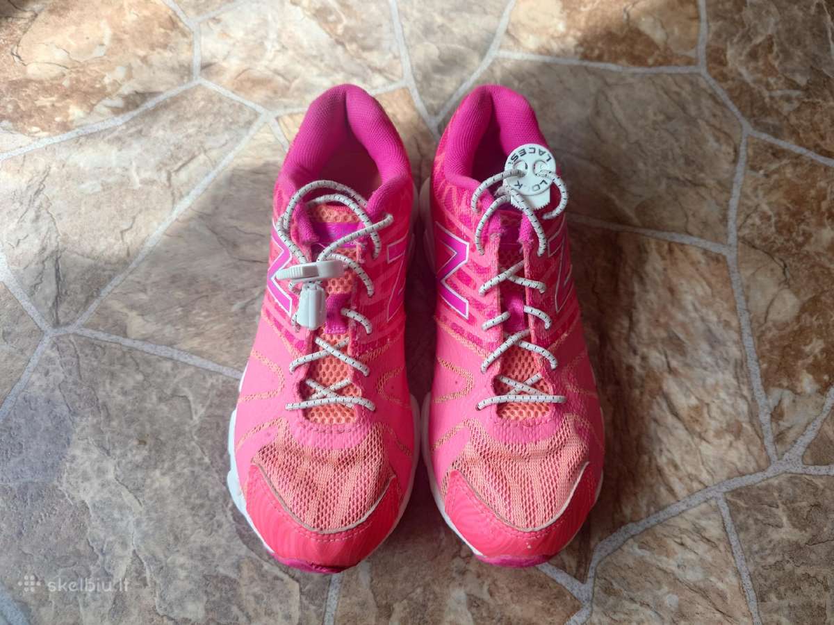 Vaikiški new balance sportiniiai bateliai.