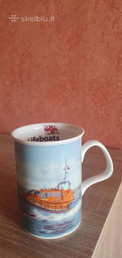 Porceliano puodukas su laivais