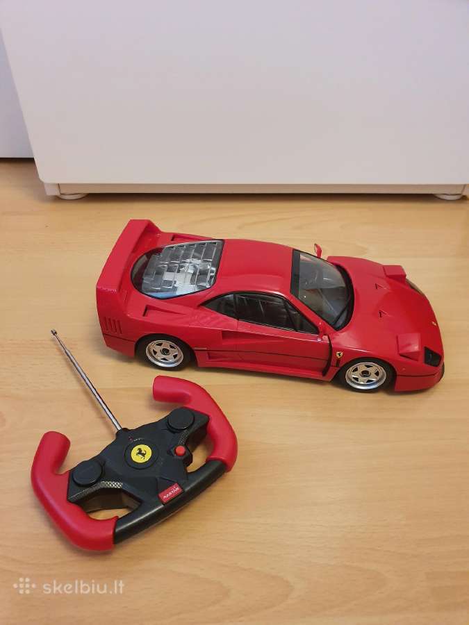Žaislinis automobilis su nuotoliniu valdymo pultu