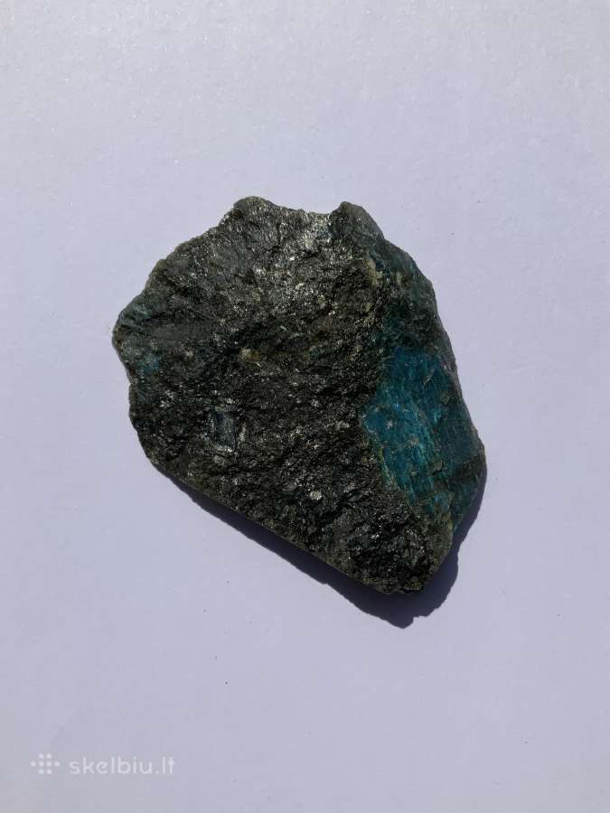 Labradorito akmuo, mineralas - nuotraukos Nr. 3