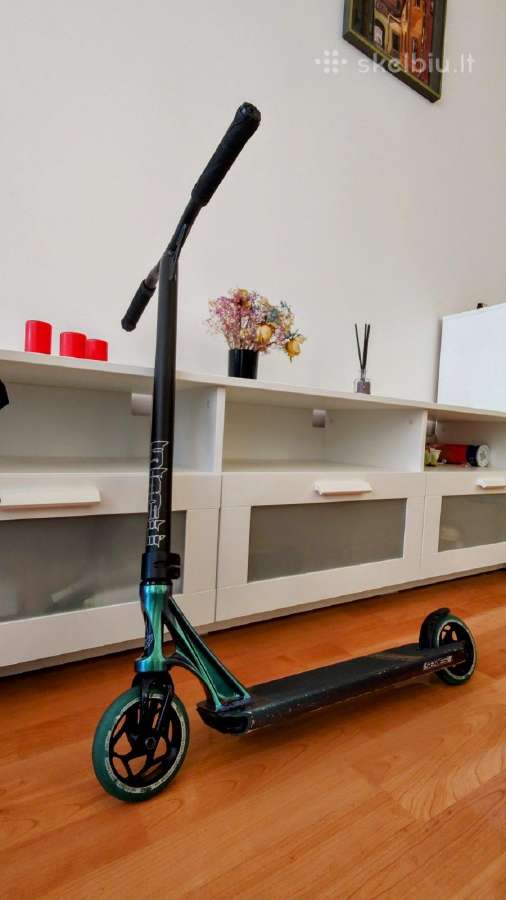 Triukinis paspirtukas blunt prodigy s8