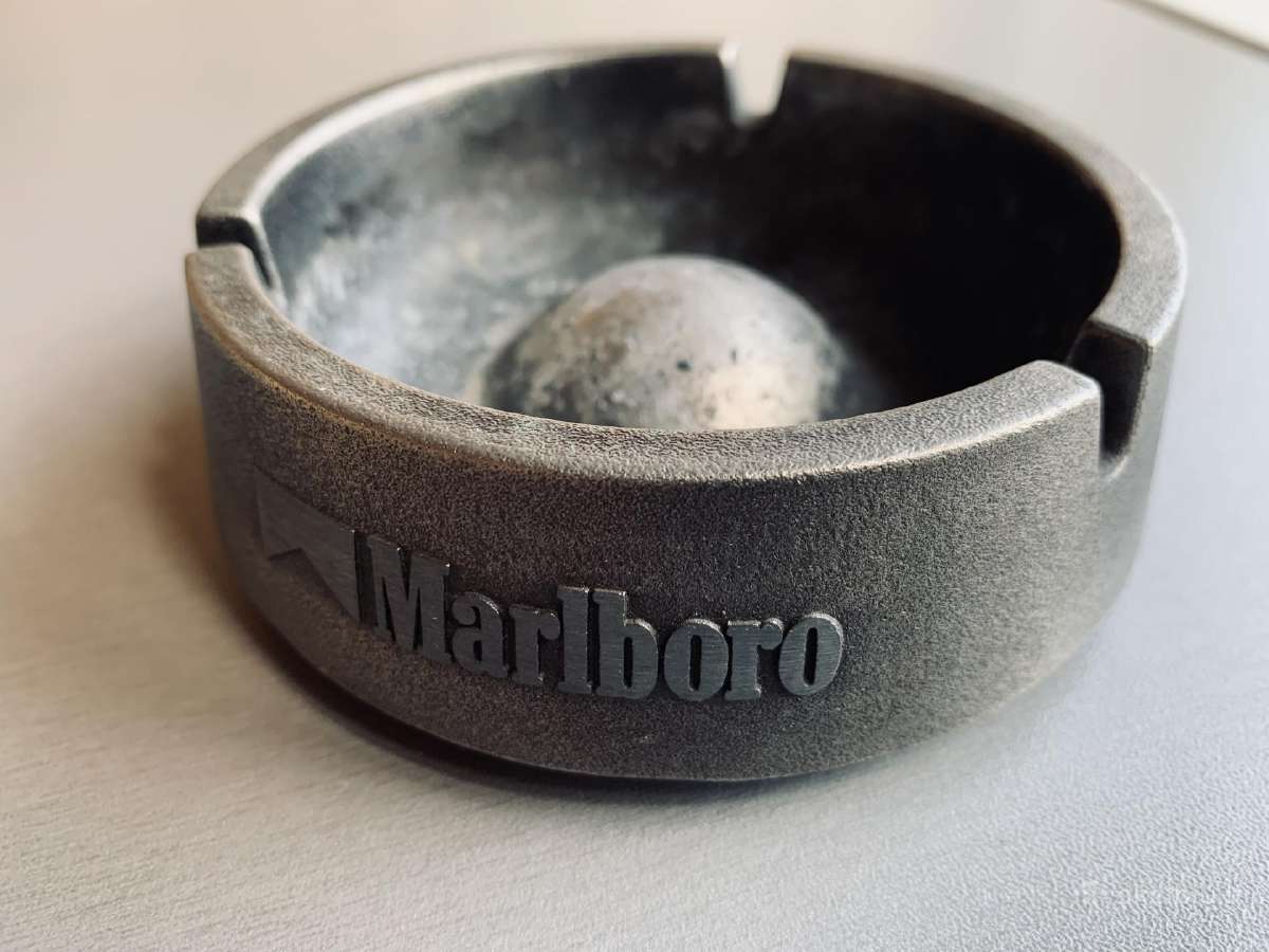 Originali Marlboro pelenine