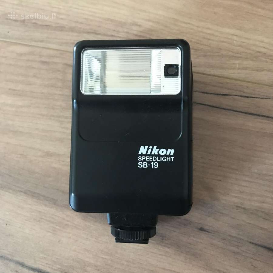 Nikon SB-19 speedlight