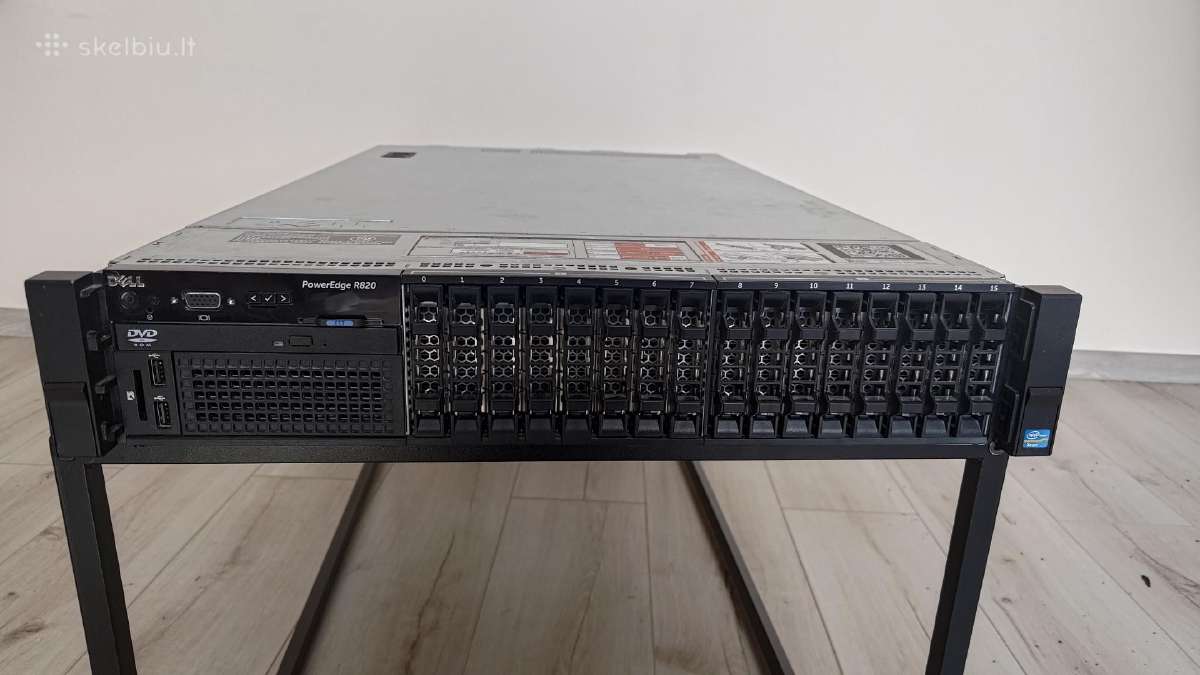 Dell Poweredge R820 serveris