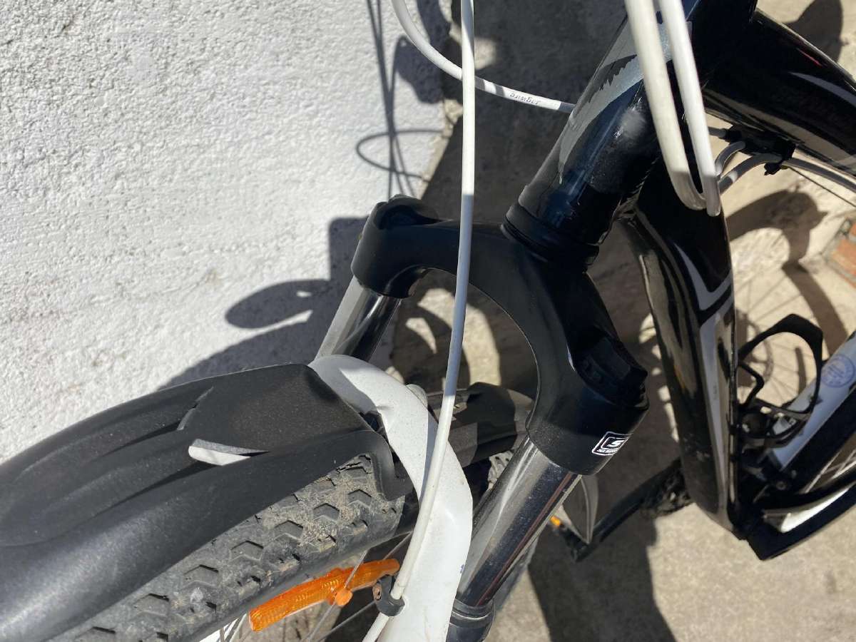 Dviratis specialized hardrock sport - nuotraukos Nr. 2