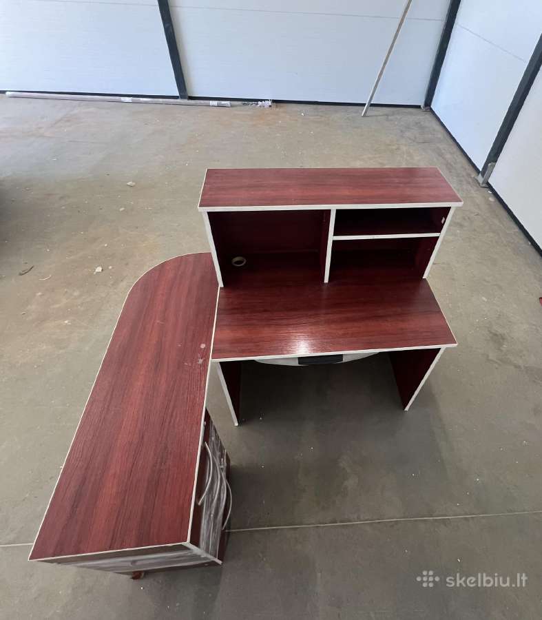 Prekybos sales, salono prekystalis