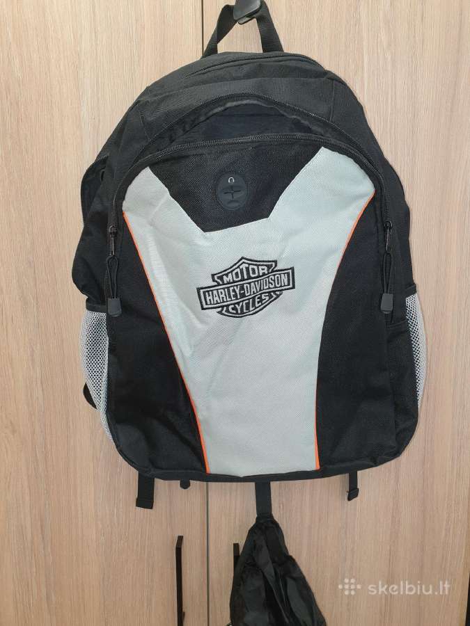 Harley davidson kuprine su apsauga nuo lietaus